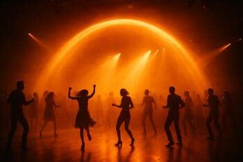 Svetlá nad parketom vytvárajú oblúk